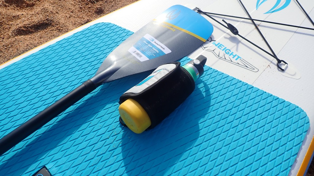 Revisión del sup inflable badfish flyweight: desde el remo liviano hasta el soporte para botella de agua y gopro...