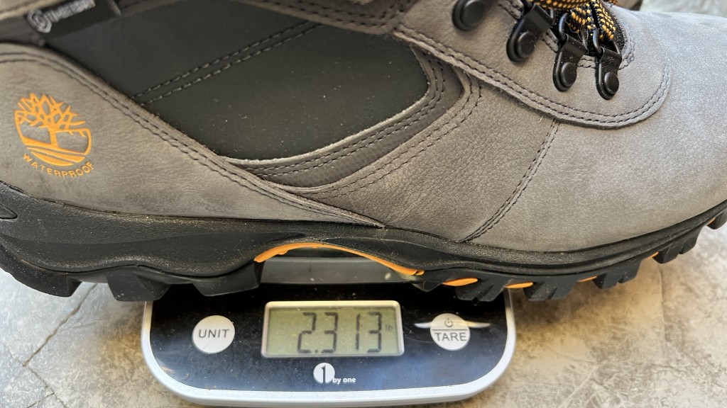 monte Timberland. Revisión de las botas de montaña Maddsen Mid impermeables para hombre: para las botas de cuero de plena flor, en realidad no son tan pesadas.