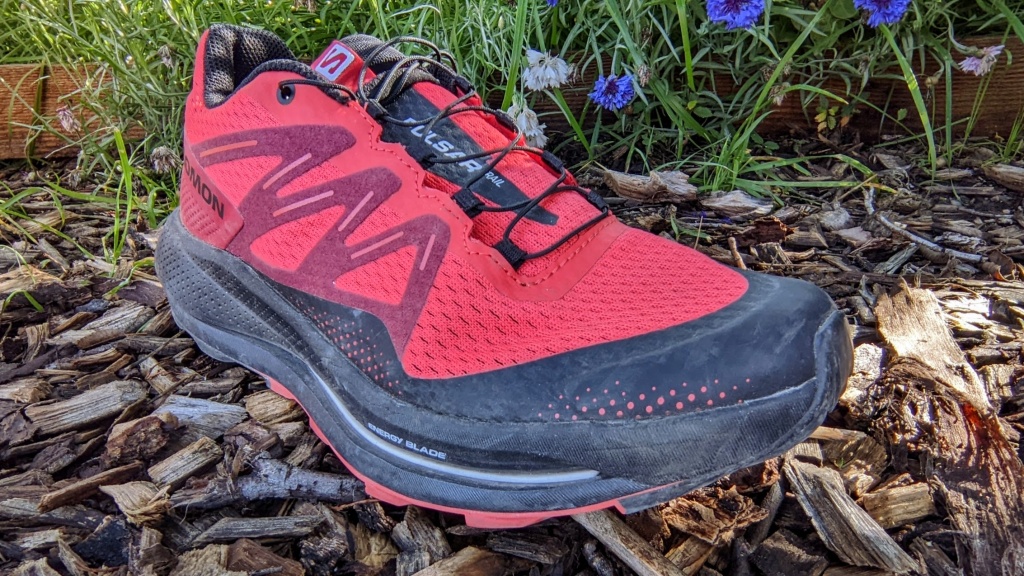 Revisión de las zapatillas para correr Salomon Pulsar Trail Trail para hombre, aunque hay una sección sólida de TPU que se extiende hacia arriba desde...