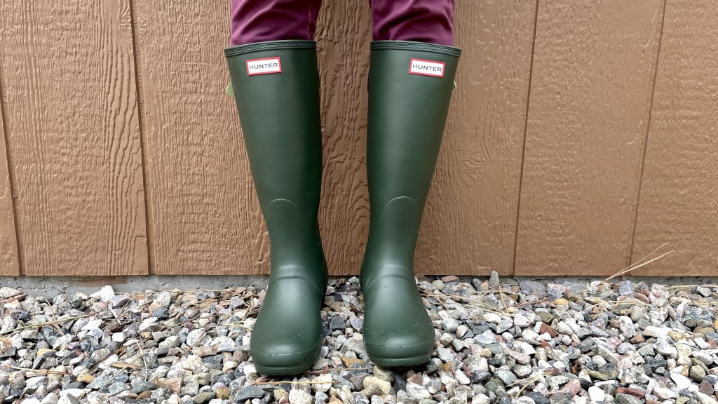Revisión de las botas de lluvia Hunter originales ajustables en la parte posterior para mujer: el color mate, la moldura sutil y el diseño delgado son elegantes en nuestro...