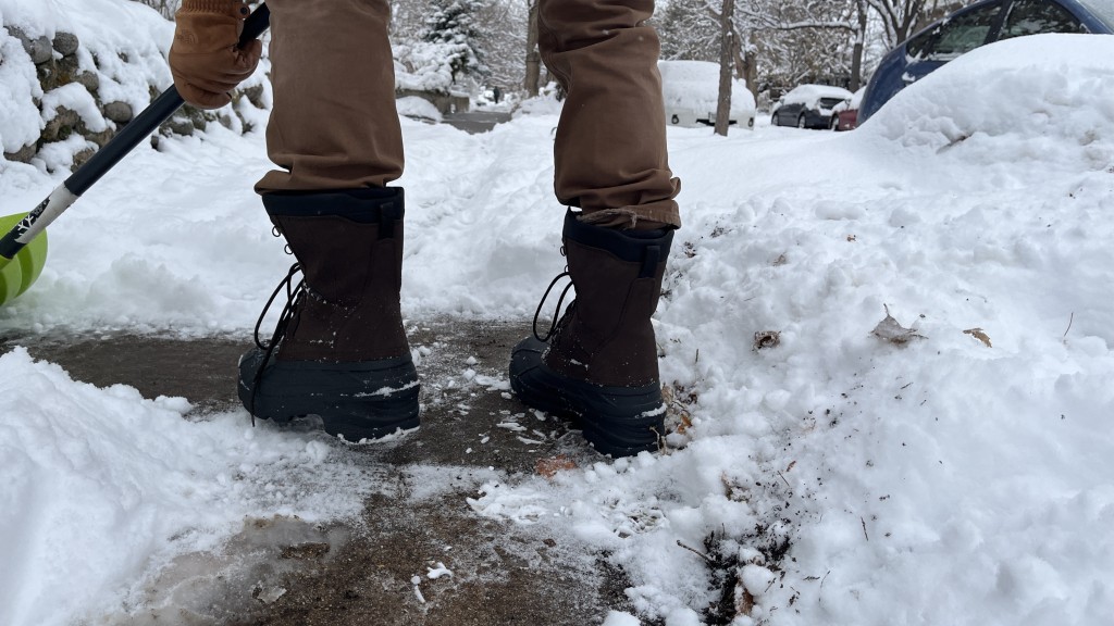 Revisión de las botas de invierno Kamik Nation Plus: Nation Plus estÔ diseñada para durar, con refuerzos de cuero y...
