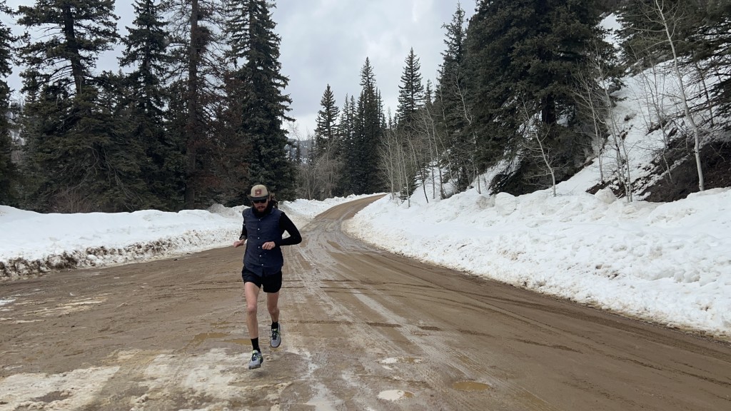 Revisión de las zapatillas de trail running Brooks Divide 3 para hombre: una plataforma rĆgida proporciona mucha protección contra los elementos...