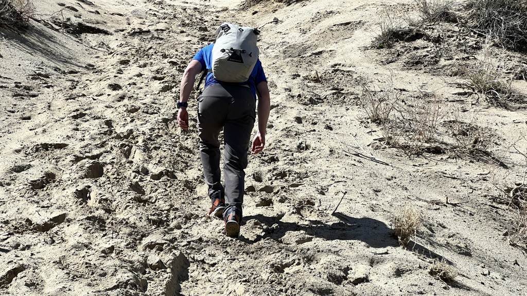 Revisión de las botas de montaña Altra lone Peak all-wthr mid 2 para hombre: el terreno mÔs blando con estas suaves botas Altra nos hizo trabajar un poco...