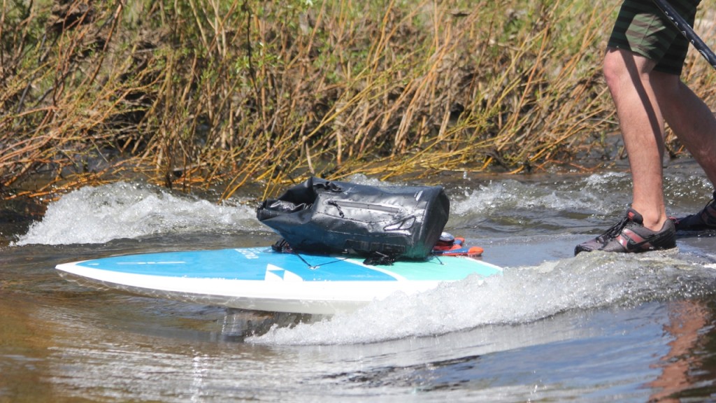 sic maui tao fit en la revisión de la tabla de stand up paddle - incluso cuando surfeamos olas pequeñas encontramos el sic maui tao fit en...