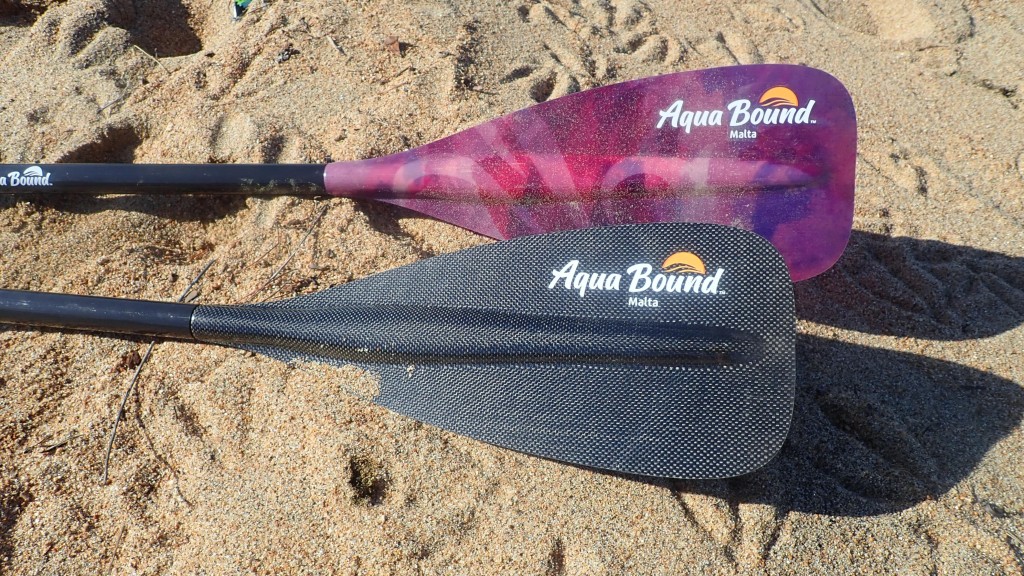 Revisión del remo de sup de 2 piezas de fibra de vidrio de malta encuadernado en aguamarina: la hoja de fibra de vidrio contribuye a la diferencia de peso de 2 onzas...