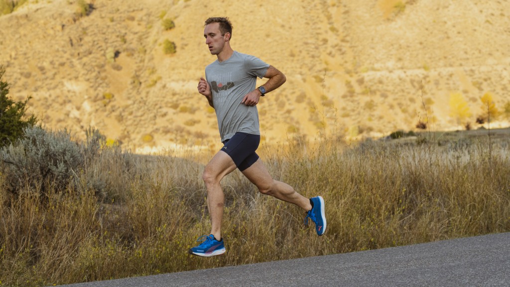 Revisión de las zapatillas para correr Puma Velocity Nitro 2 para hombre: esta es una zapatilla versÔtil muy capaz que puede manejar el umbral...