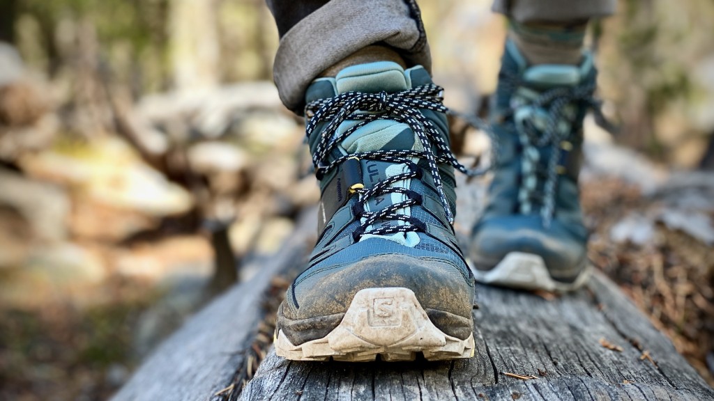 Revisión de botas de montaña salomon x ultra 4 mid gore-tex para mujer: no experimentamos problemas de durabilidad con el x ultra 4 durante nuestro...