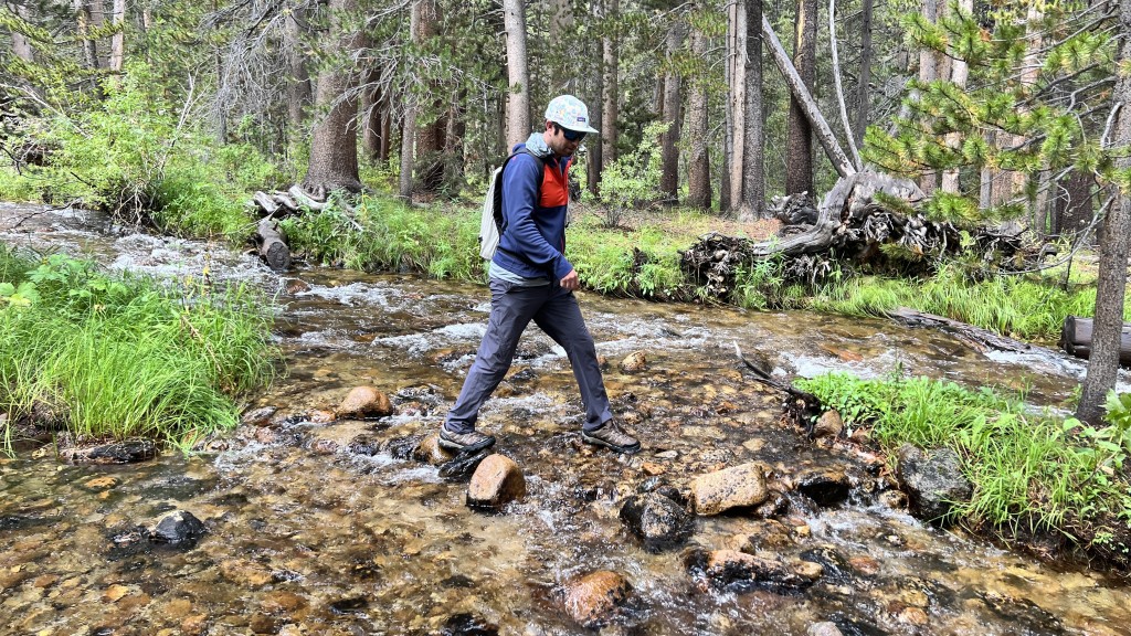 Revisión de los zapatos de senderismo impermeables oboz sawtooth x low para hombres: apreciando la estabilidad del sólido diente de sierra x low mientras...