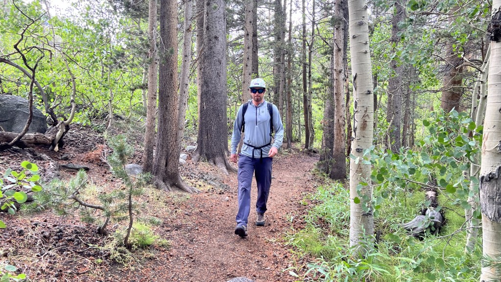 Revisión de los zapatos para caminar impermeables oboz sawtooth x low para hombres: ideales para excursiones por senderos, descubrimos que los dientes de sierra son buenos...