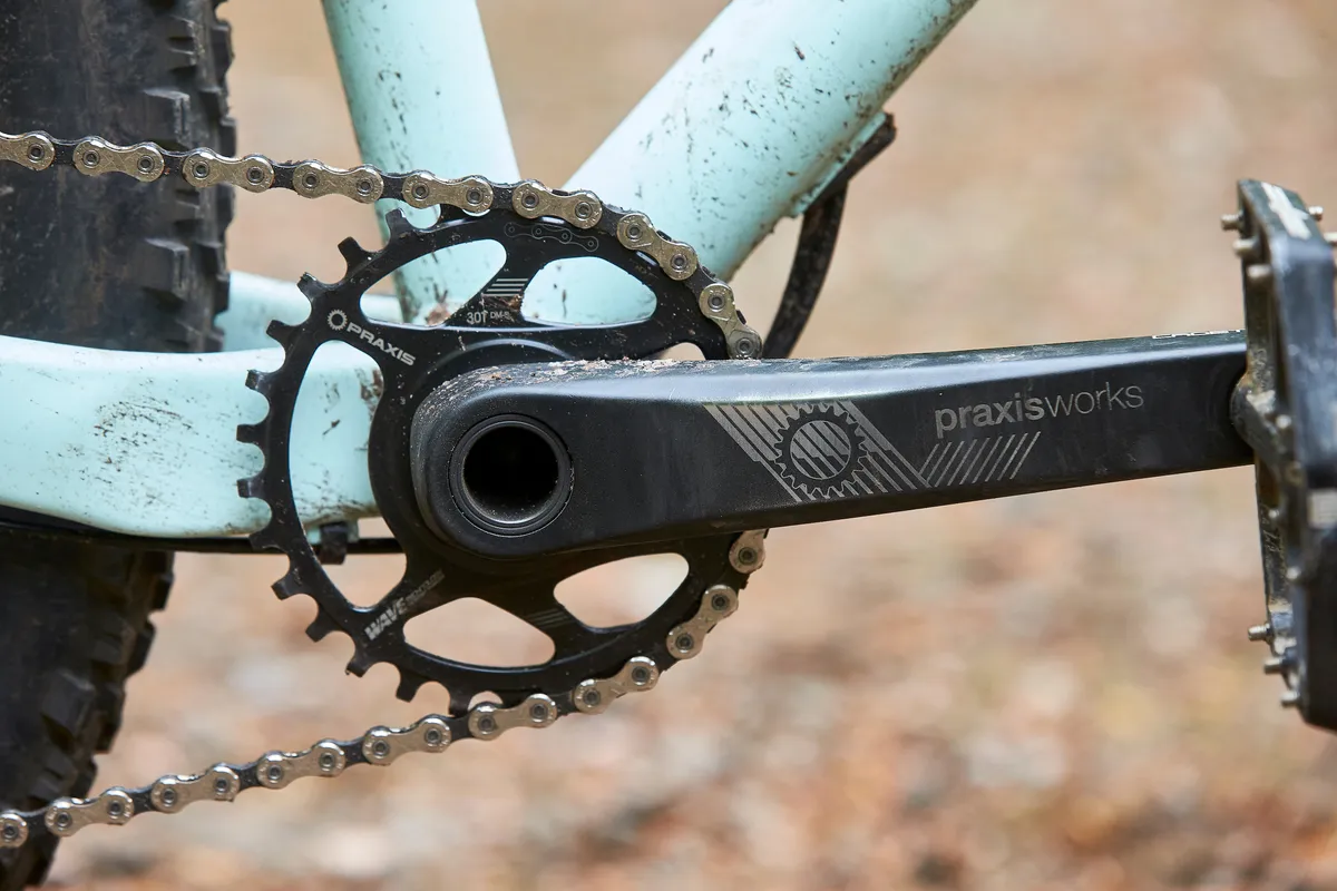 Braza gigante 2 06 Plato praxis y bielas en bicicleta de montaƱa Giant Fathom 2