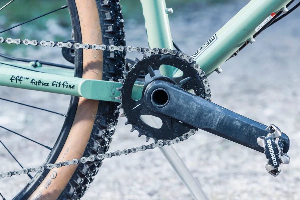 Luchador hosco - 06 Bicicleta de grava Surly Grappler