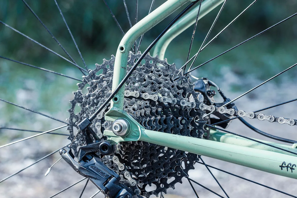 Luchador hosco - 08 Bicicleta de grava Surly Grappler