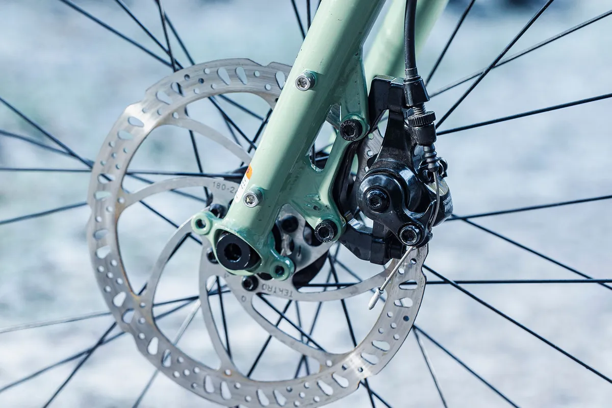 Luchador hosco - 16 Bicicleta de grava Surly Grappler