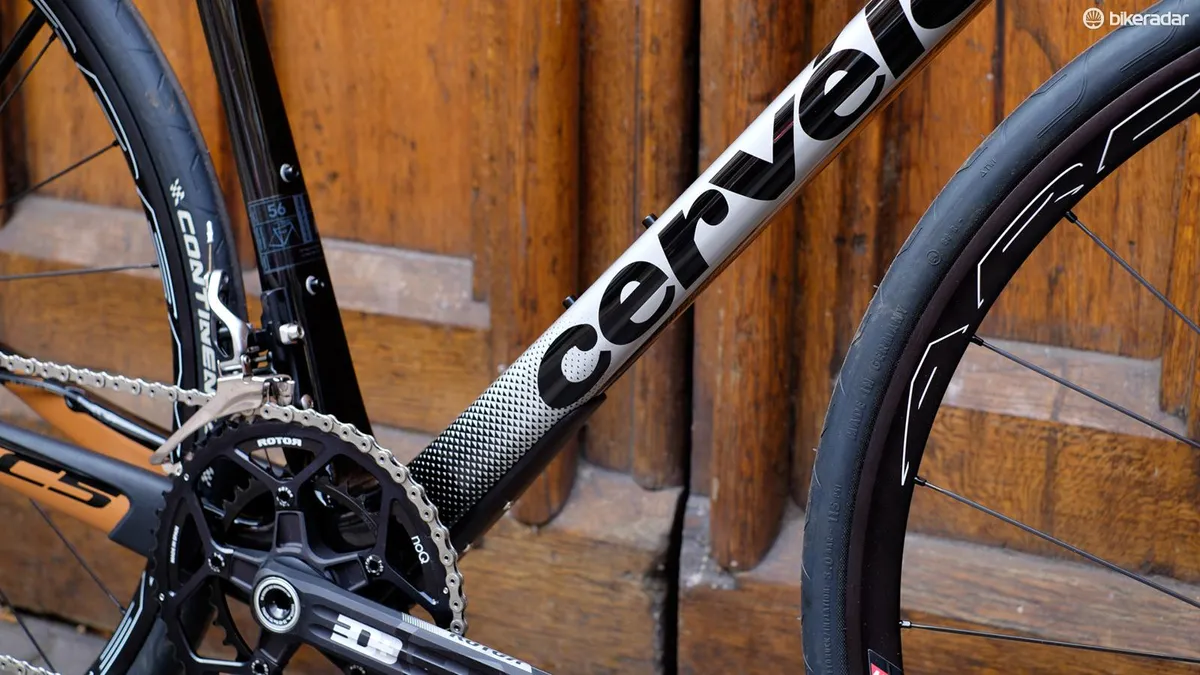cervelo-c5-05-1460635134966-5kaxev34erra-ec82056 Un protector de tubo diagonal aumenta la confianza en terrenos difíciles