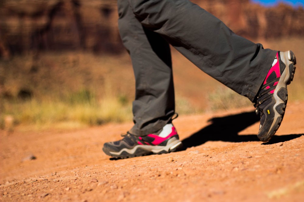 Revisión de zapatos de senderismo adidas outdoor terrex fast x mid gore-tex para mujer: el adidas terrex fast x se ajusta y se sujeta extremadamente bien. es...