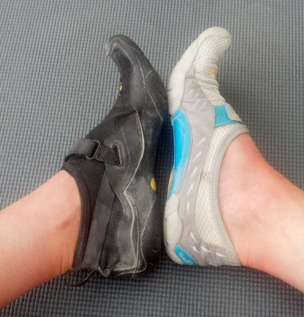 Vibram Fivefingers nos vemos: revisión de zapatos descalzos para mujer: el kso a la izquierda y el seeya a la derecha. esta comparación...