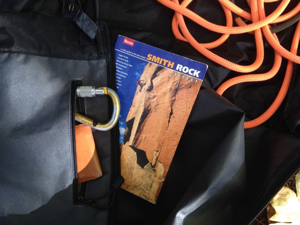 Revisión de la bolsa de cuerda Metolius Speedster: la bolsa con cremallera del Speedster es ideal para pequeños objetos de valor sueltos y...