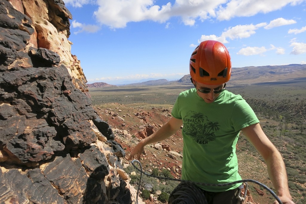 Revisión de la cuerda de escalada del planeador bipatrón exclusivo de alex honnold de nueva inglaterra - kevin morris descascara el planeador alex honnold en un aseguramiento de varios largos en...