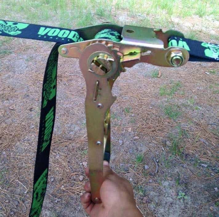 Revisión de Voodoo Fearless Slackline: el mango extra largo del trinquete hace que sea más fácil lograr el...