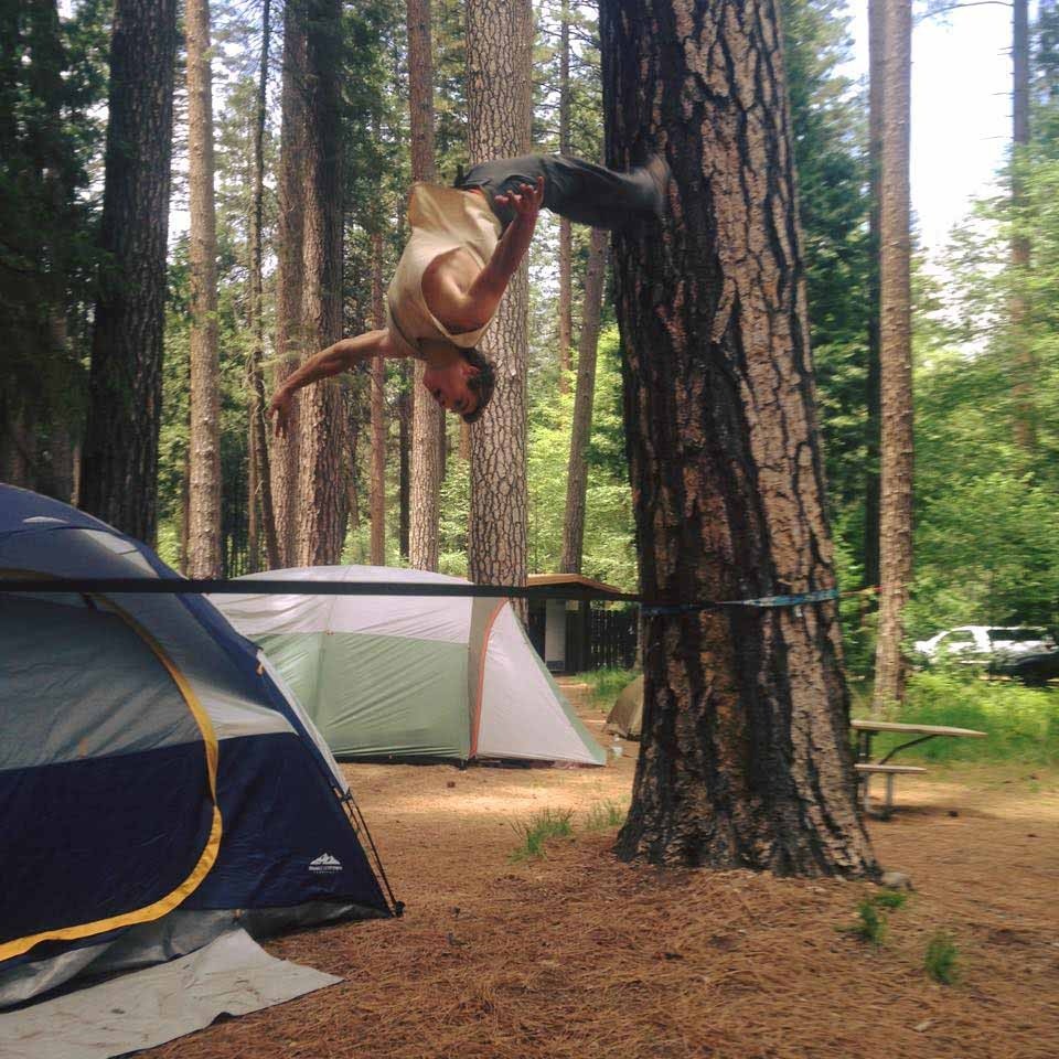 Revisión de Voodoo Fearless Slackline: Robbie Brown prueba las propiedades dinámicas de esta línea con algunos...