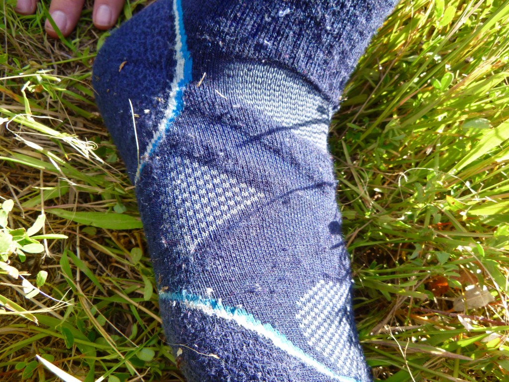 Revisión de los calcetines de senderismo Smartwool Phd Outdoor Medium Crew: aquĆ se muestran cuatro respiraderos. aunque el calcetĆn se esfuerce por ser...