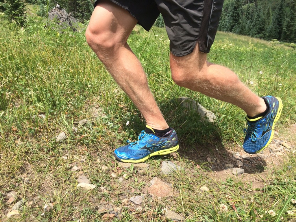 Revisión de las zapatillas de trail running mizuno wave hayate 2 para hombre: la entresuela y la suela exterior con estampado de ondas flexibles hacen de esta una de las...