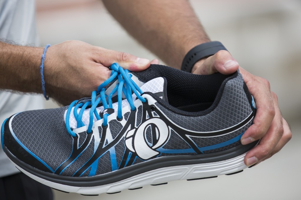 Revisión de las zapatillas para correr Pearl Izumi e: Motion Road N3 para hombre: la parte superior Pearl Izumi Em Road N3 proporciona una buena comodidad, pero no es...