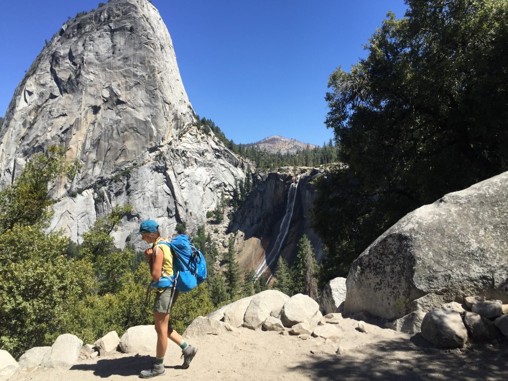 Revisión de botas de montaña vasque monolith ultradry para mujer: incluso con una mochila pesada, el monolith mantuvo nuestros pies cómodos y...