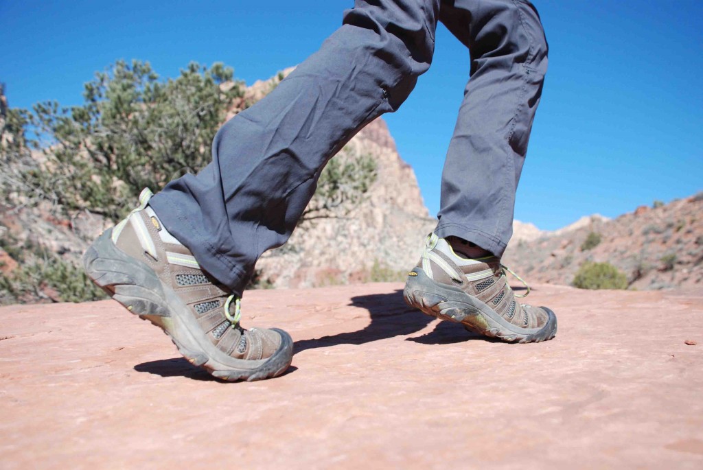 Revisión de los zapatos para caminar Voyageur for Women: no hay mucha amortiguación en el antepié de este zapato, lo que...