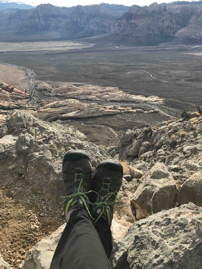 Revisión de zapatos de senderismo para mujer entusiastas del Voyageur: si buscas un zapato de senderismo ligero para las condiciones del desierto, este par...