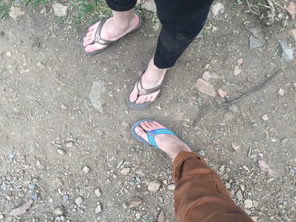 Revisión de chanclas chaco flip ecotread para mujer: tanto el vionic tide ii como el chaco flip ecotread son geniales...