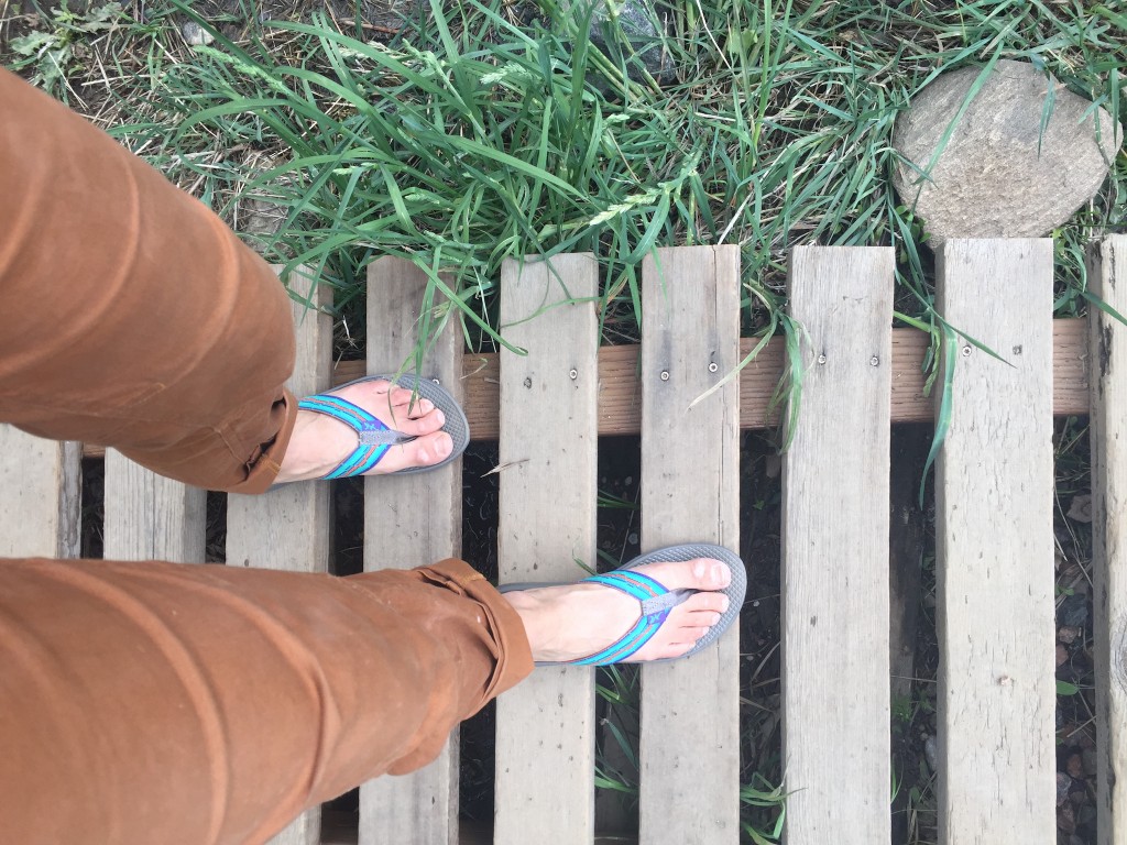 Revisión de chanclas chaco flip ecotread para mujer: la flip ecotread no es lujosa ni cómoda, pero es duradera y...