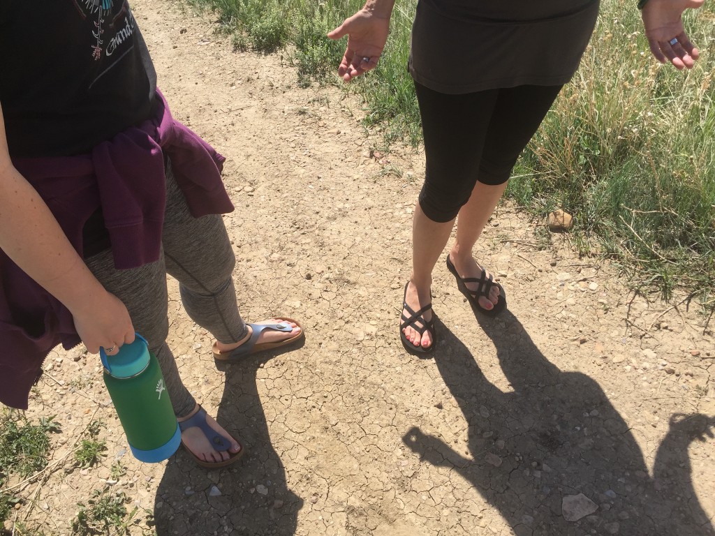 Revisión de las chanclas teva olowahu para mujer: gizeh y olowahu son sandalias elegantes y cómodas, pero...