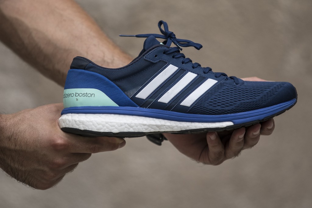 Revisión de las zapatillas para correr adidas adizero boston 6 para hombre: las adidas adizero boston 6 pesan solo 18.1 onzas el par en...