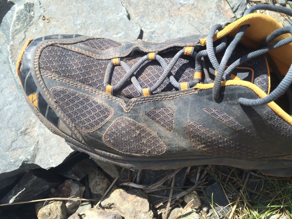 Revisión de los zapatos para correr vasque de velocidad constante ii para hombres: las superposiciones en la velocidad constante estÔn hechas de bastante corpulento...