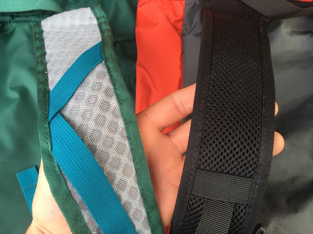 Revisión de la mochila de escalada trango ration: las correas para los hombros del rei flash (izquierda) y trango ration...