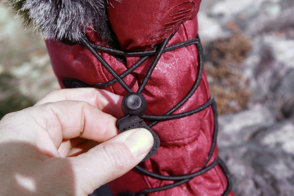 Revisión de las botas de invierno Kamik Momentum para mujer: este sencillo sistema de cierre de cincha de un solo tirón hace que ponerse la bota...