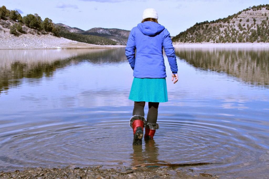 Revisión de botas de invierno Kamik Momentum para mujer: aquà probamos la resistencia al agua. Encontramos en nuestras pruebas que...