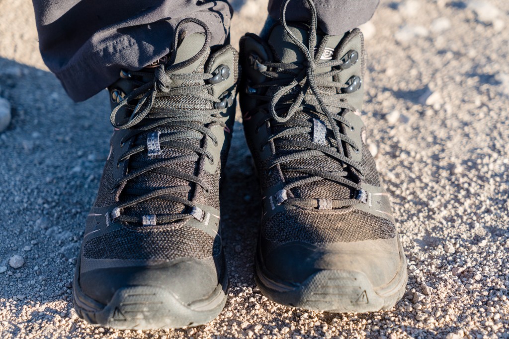 Revisión de botas de montaƱa Keen Terradora wp Mid para mujer: desde la parte superior hasta los cordones, la caracterĆstica principal de la Terradora es...