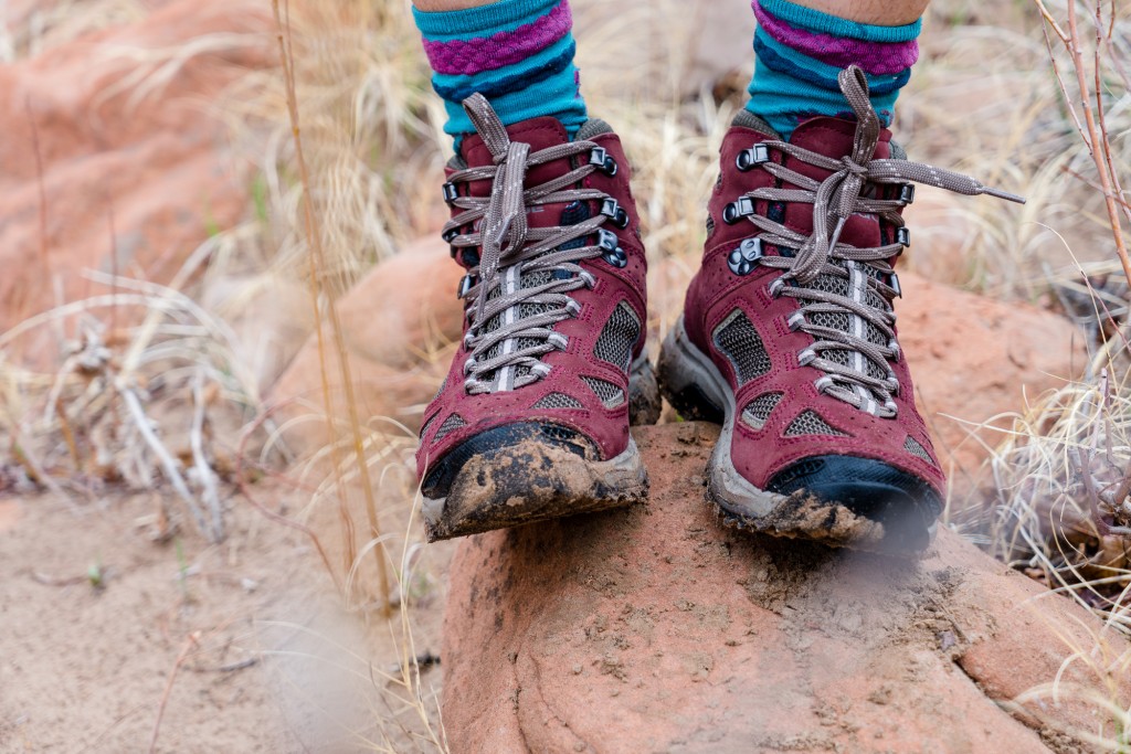 Revisión de botas de montaña Vasque Breeze III GTX para mujer: las punteras fornidas y las suelas resistentes hacen que estas botas sean estables y...