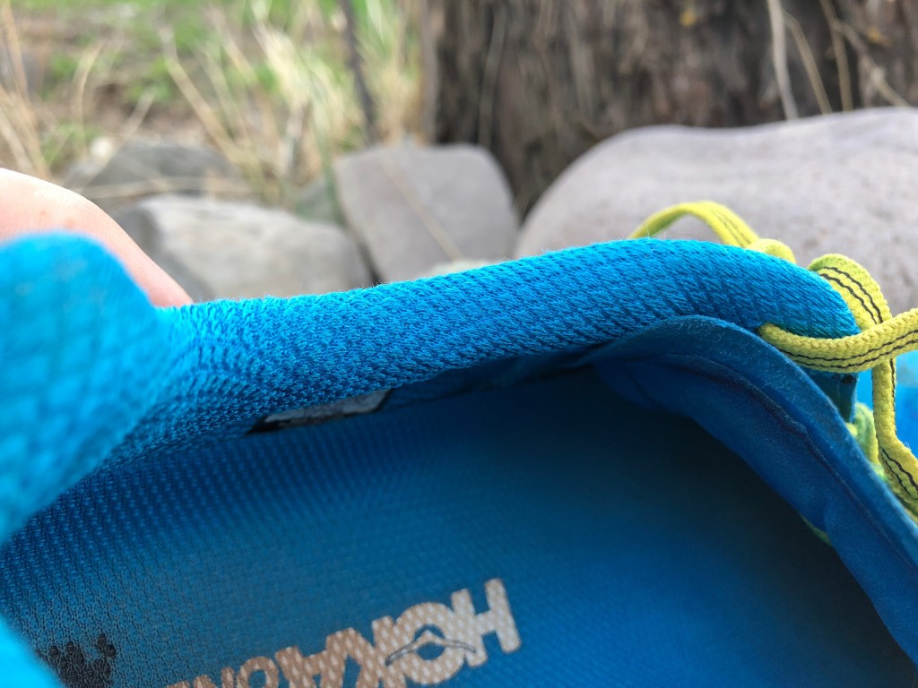 Revisión de las zapatillas de trail running hoka evo jawz para mujer: la parte superior es delgada y cómoda, sin demasiado volumen. No...