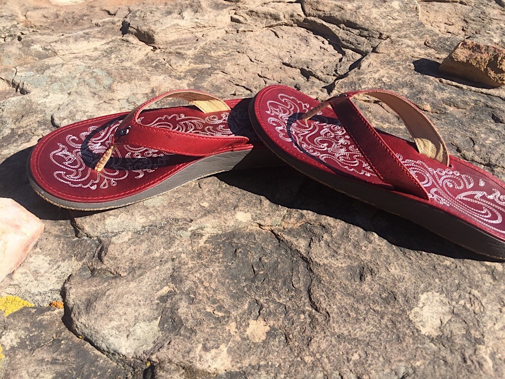 Revisión de las chanclas Olukai Paniolo para mujer: ¿a quién no le encanta un hermoso zapato de verano que se verÔ mejor...