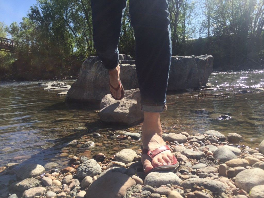 Revisión de las chanclas Olukai Paniolo para mujer: si bien el Paniolo brinda soporte y estabilidad decentes, no lo es...