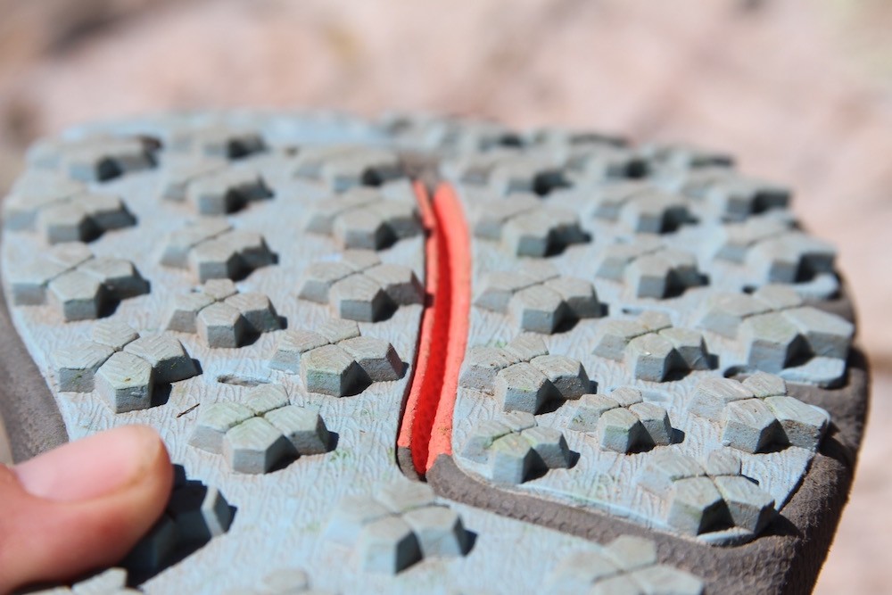 Revisión de las zapatillas de trail running Vasque Constant Velocity II para mujer: estas orejetas proporcionan una tracción decente en otras superficies, pero...