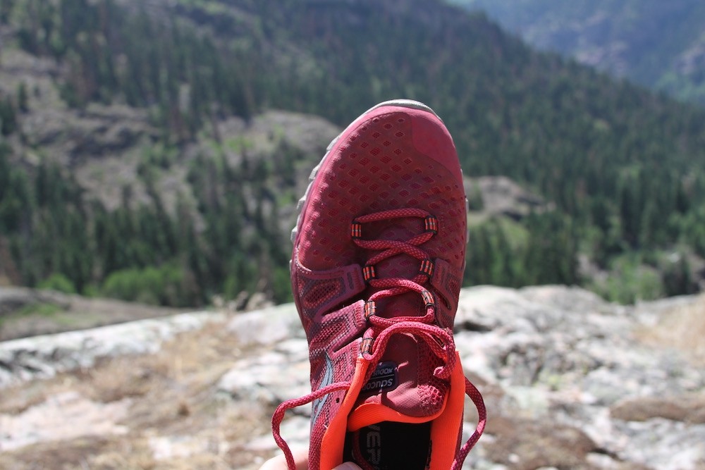 Revisión de las zapatillas de trail running saucony xodus iso 2 para mujer: el ajuste es versÔtil y se adapta a aquellos con pies anchos a estrechos.