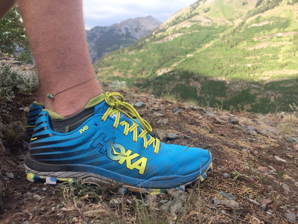 Revisión de las zapatillas de trail running hoka evo jawz para hombre: las hoka evo jawz son unas zapatillas muy ligeras, finas y minimalistas que...