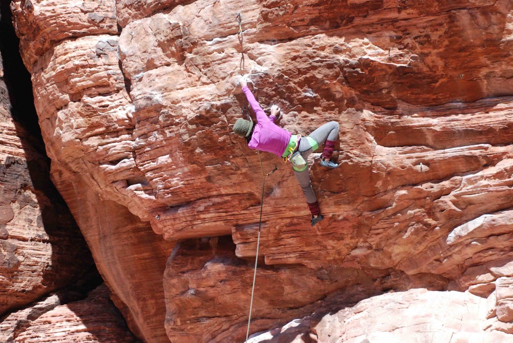 Revisión del arnés de escalada arc'teryx fl-355 para mujeres: nos gustó la movilidad de este modelo. siempre y cuando las perneras no...