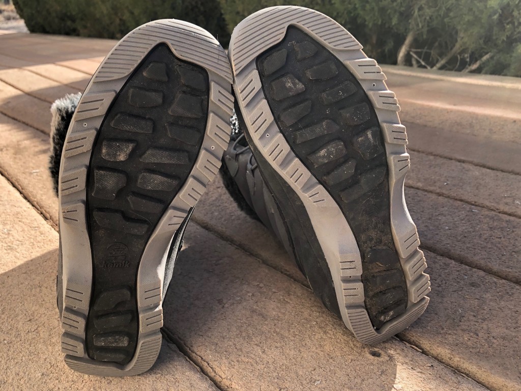 Revisión de las botas de invierno Kamik Momentum 2 para mujer: ”el Kamik Momentum II tiene una tracción sorprendentemente buena!