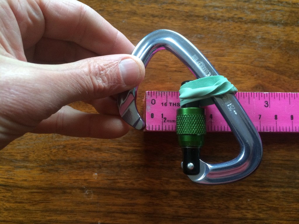 Revisión del mosquetón con bloqueo de positrones de diamante negro: para un casillero compacto, el positrón tiene una puerta sólida de 1,8 cm...
