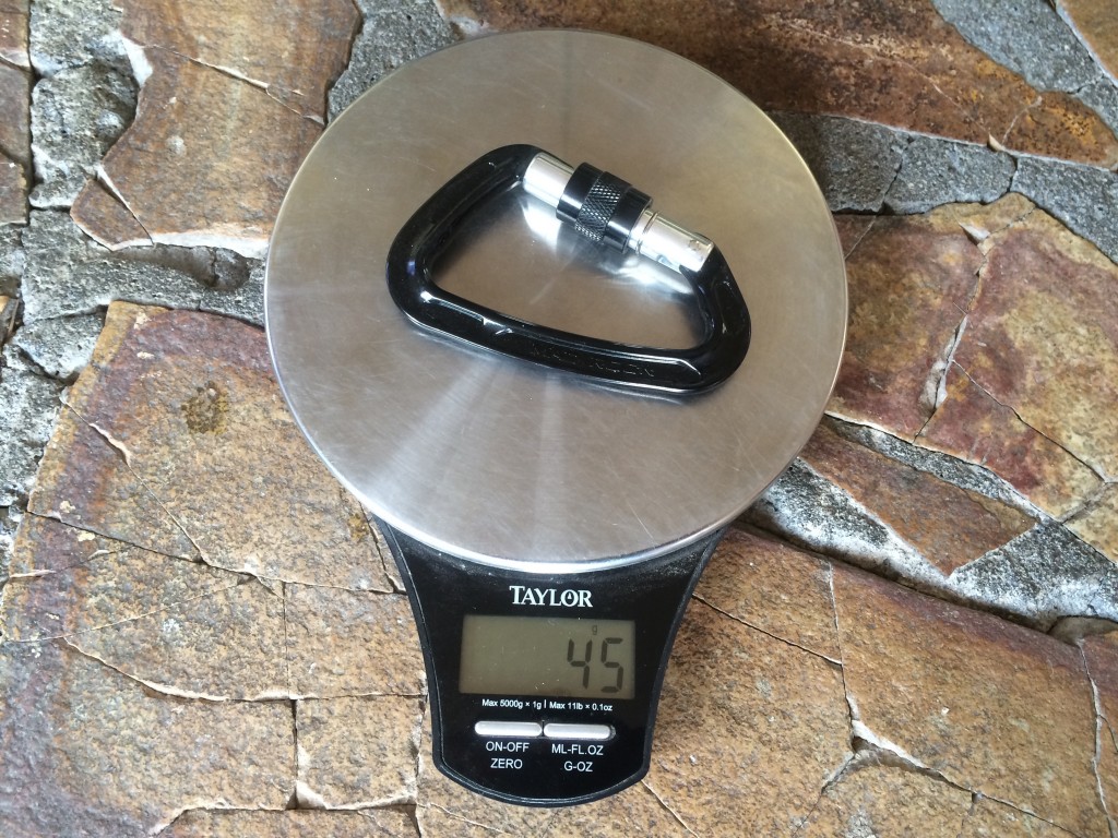 Revisión del mosquetón con bloqueo de tornillo Keylock Super Tech de Mad Rock: con un peso reducido de 45 g, el Super Tech se encuentra entre los mÔs ligeros...